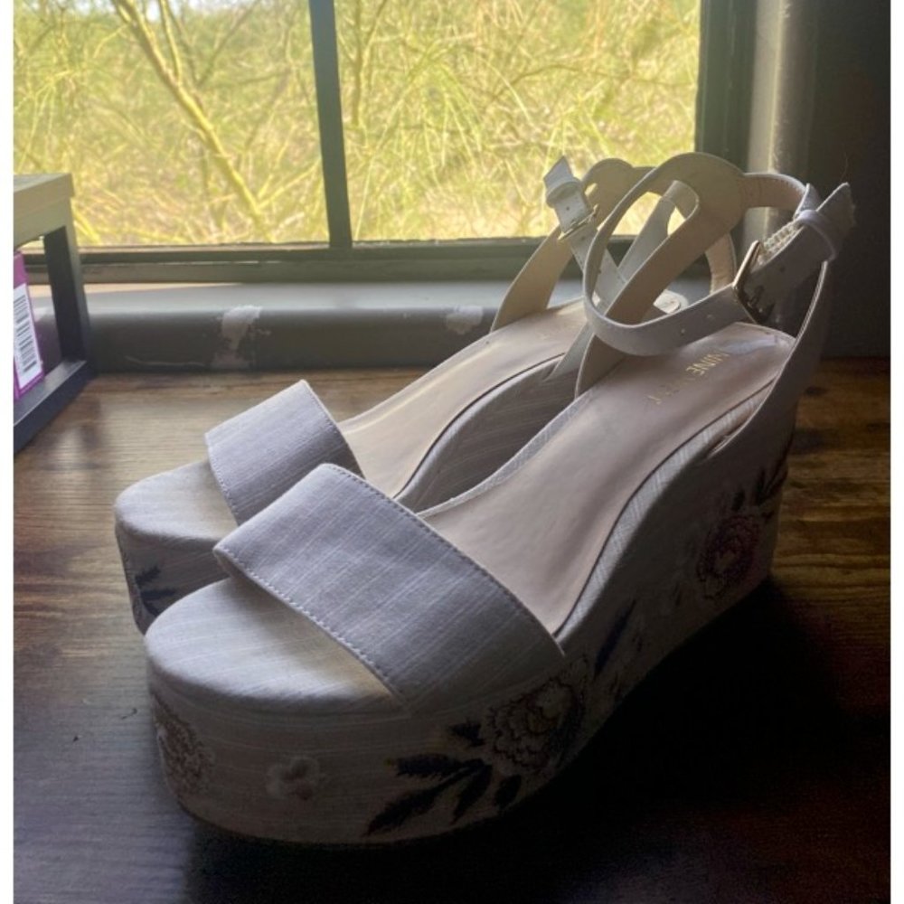 Size 8 Nine West Sandals